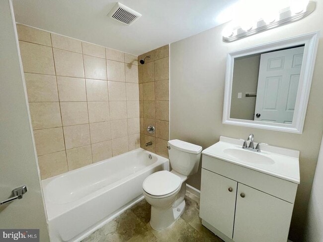 Building Photo - 625 Glynita Cir