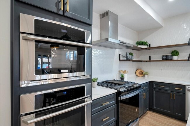 Building Photo - Modern ADU – Private, Efficient, and Styli...
