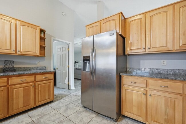 Building Photo - 123 Steeplechase Dr