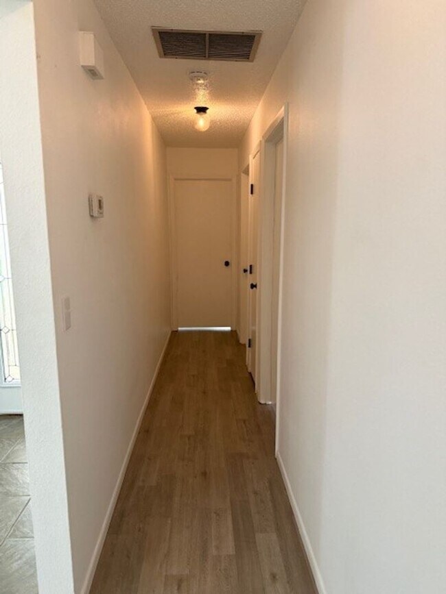 Building Photo - 5922 Phyllis Lou Cir