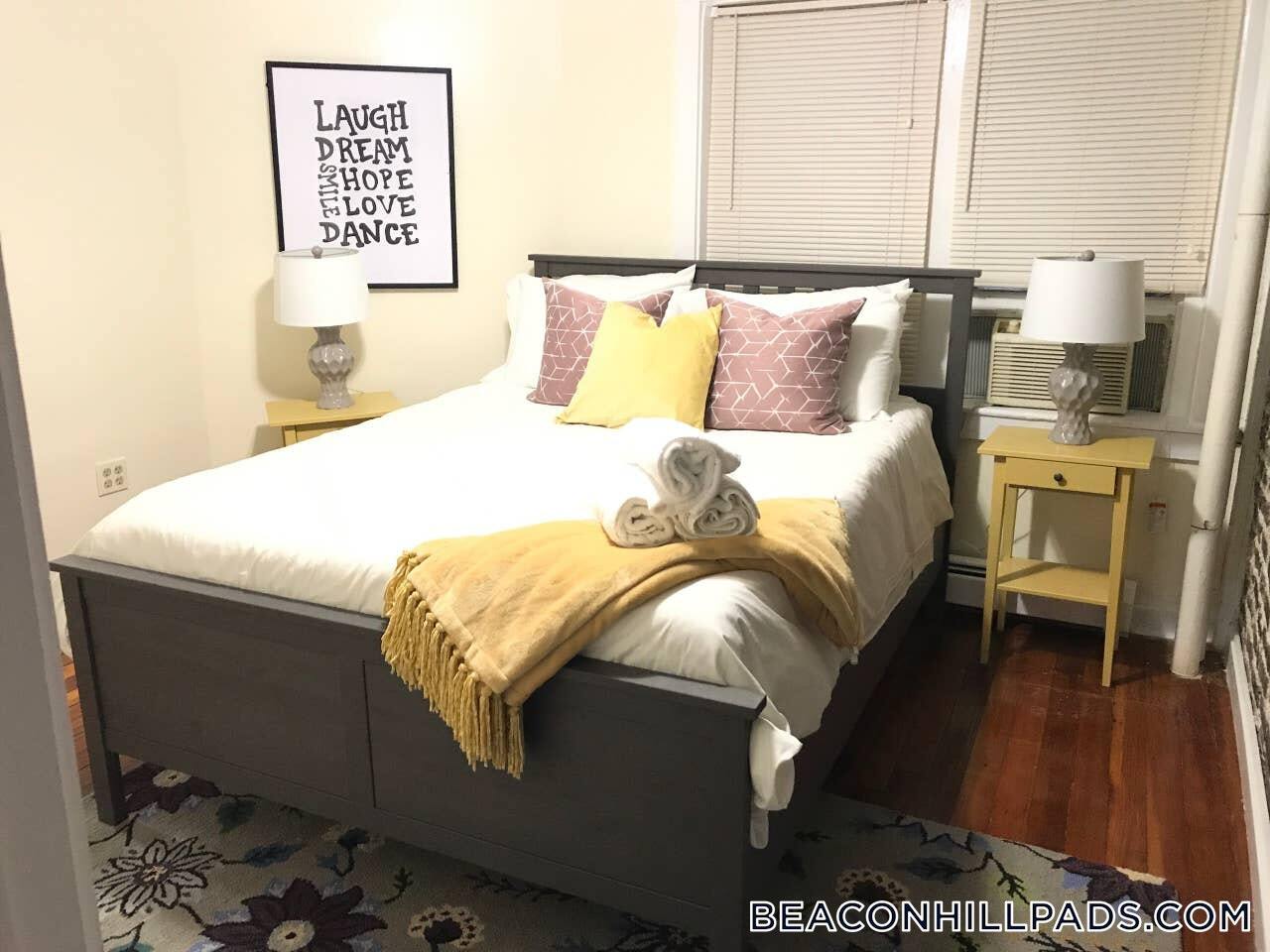 Building Photo - 72 Revere St