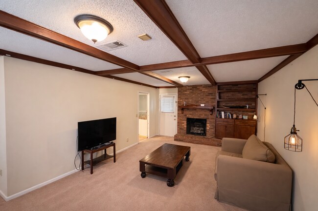 Building Photo - 5 BR 3 full BA House