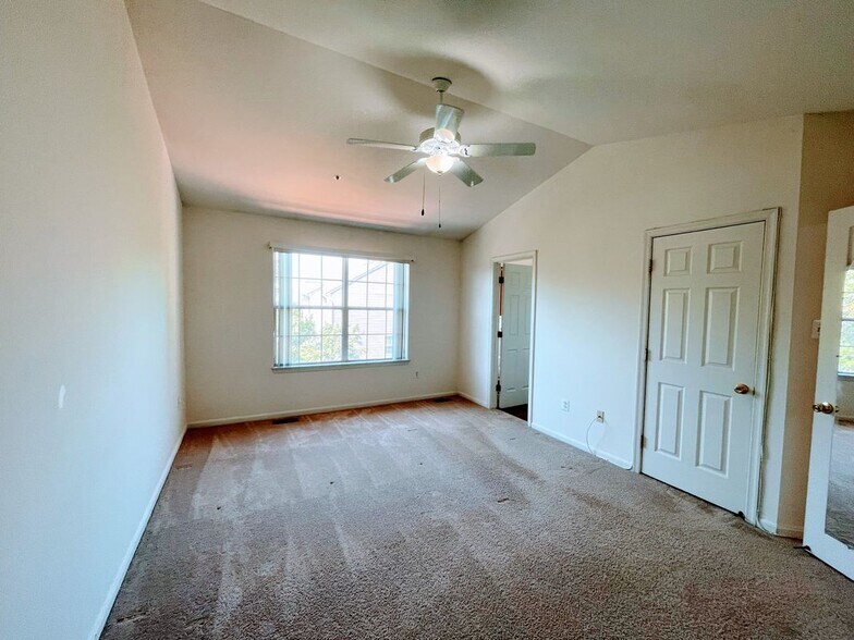 Building Photo - 6111 Silver Arrows Way