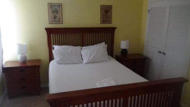 Building Photo - 497 Plantation Rd