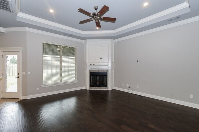 Building Photo - Gorgeous 3 bed/3 bath home in great Bentonville neighborhood
