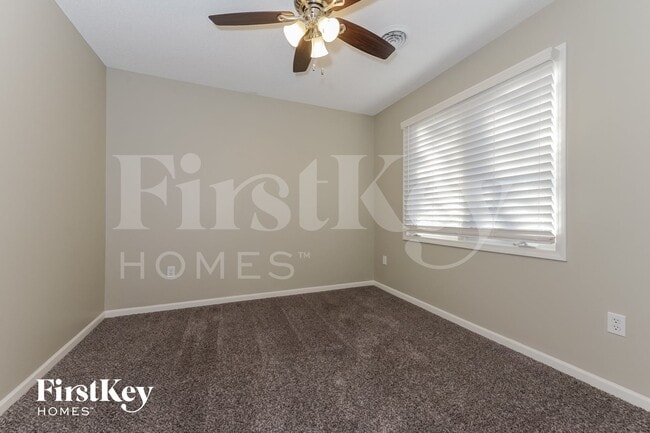 Building Photo - 6914 NW Pleasant View Ct
