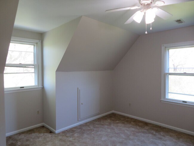 Building Photo - Sutherland