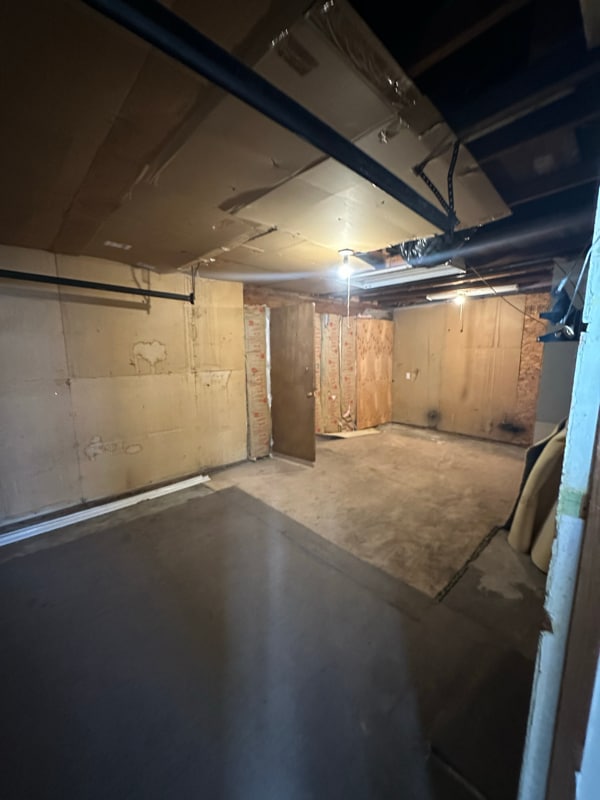 Building Photo - 818 Carey Ave