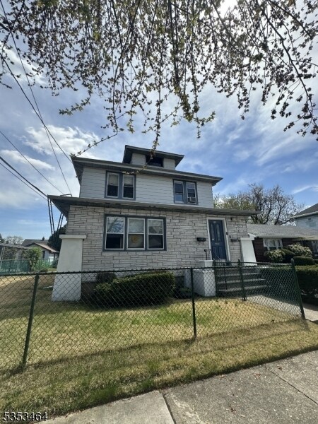 Front - 23 Wickers St