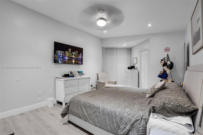 Building Photo - 15452 SW 50th Terrace