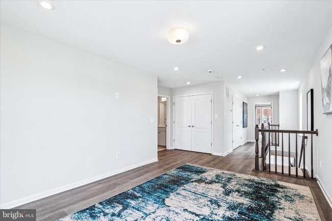 Building Photo - 9454 James MacGowan Ln