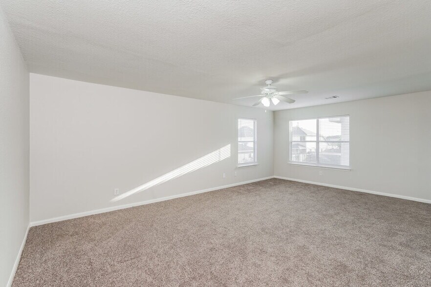 Building Photo - 7926 Suffield Glen Ln
