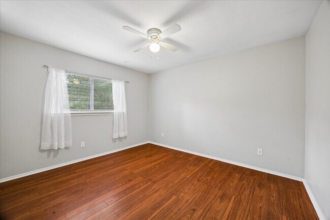 Building Photo - 2 Goldthread Ct