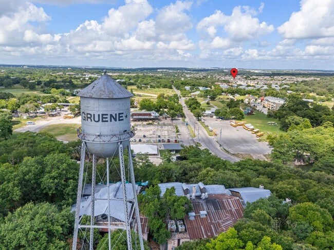 Building Photo - 1015 Lime Gruene
