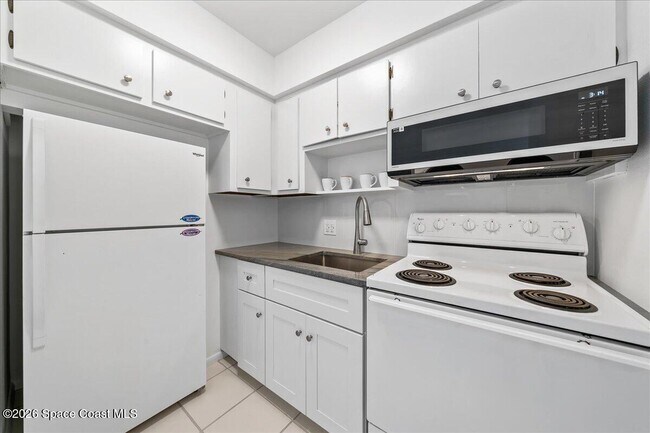 Building Photo - 419 Ocean Ave