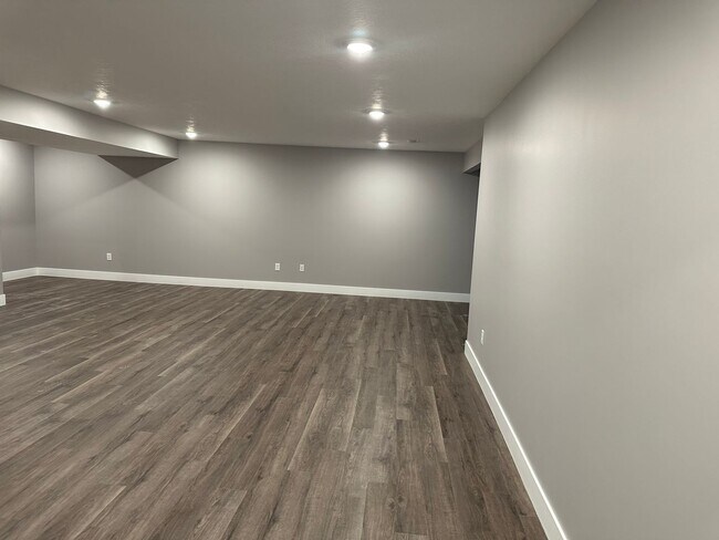 Building Photo - Castles Pines Duplex