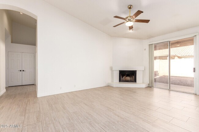 Building Photo - 6092 W Dublin Ln