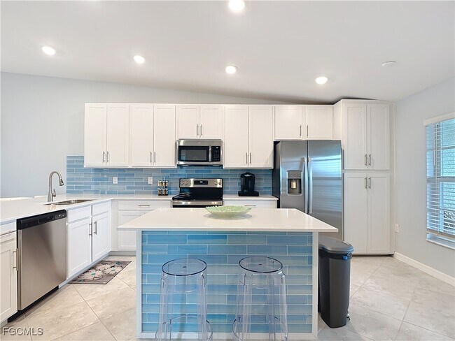Building Photo - 15960 Grassland Ln