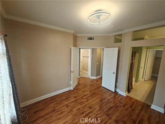 Building Photo - 1095 S San Marino Way