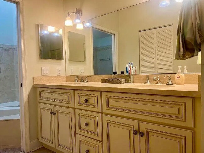 Building Photo - 190 Temple Ave