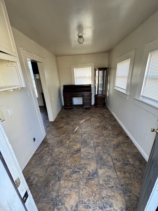 Building Photo - 3900 38th Ave N