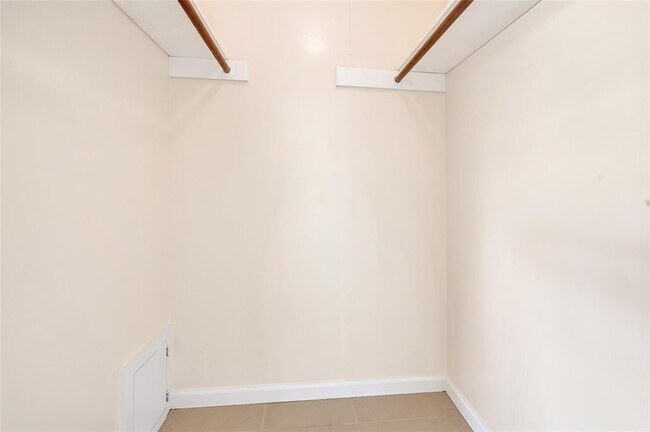 Building Photo - 12726 Westella Dr