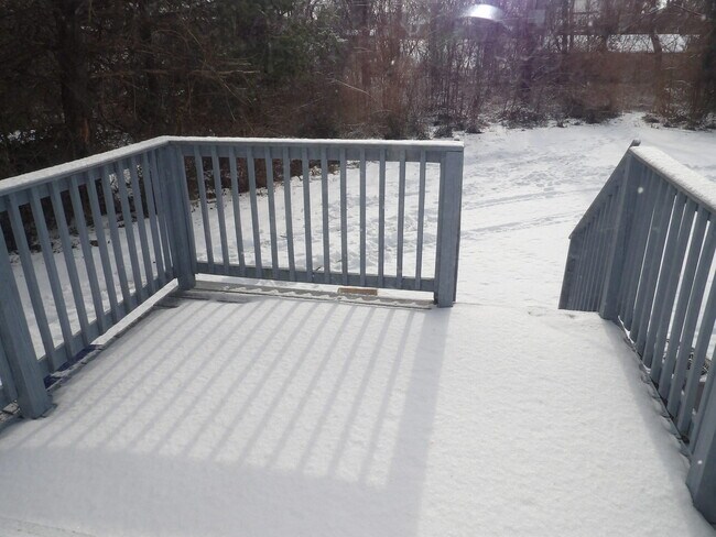 Building Photo - 176 Landings Dr