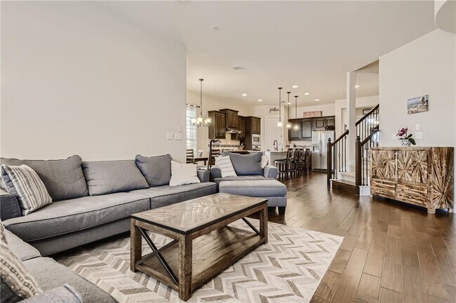 Building Photo - 717 Garner Park Dr