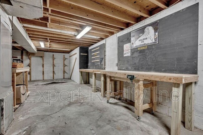 Building Photo - 1064 Caribbean Cir