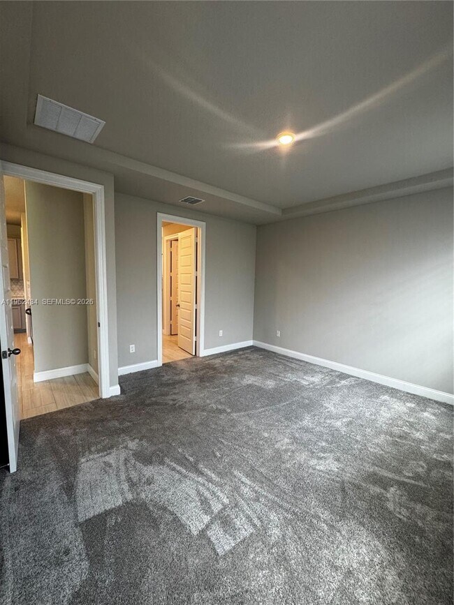 Building Photo - 6712 Cloverdale Ave