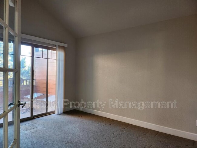 Building Photo - 4101 Crittenton Ln