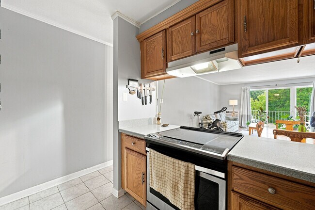 Building Photo - 5115 Blodgett Ave