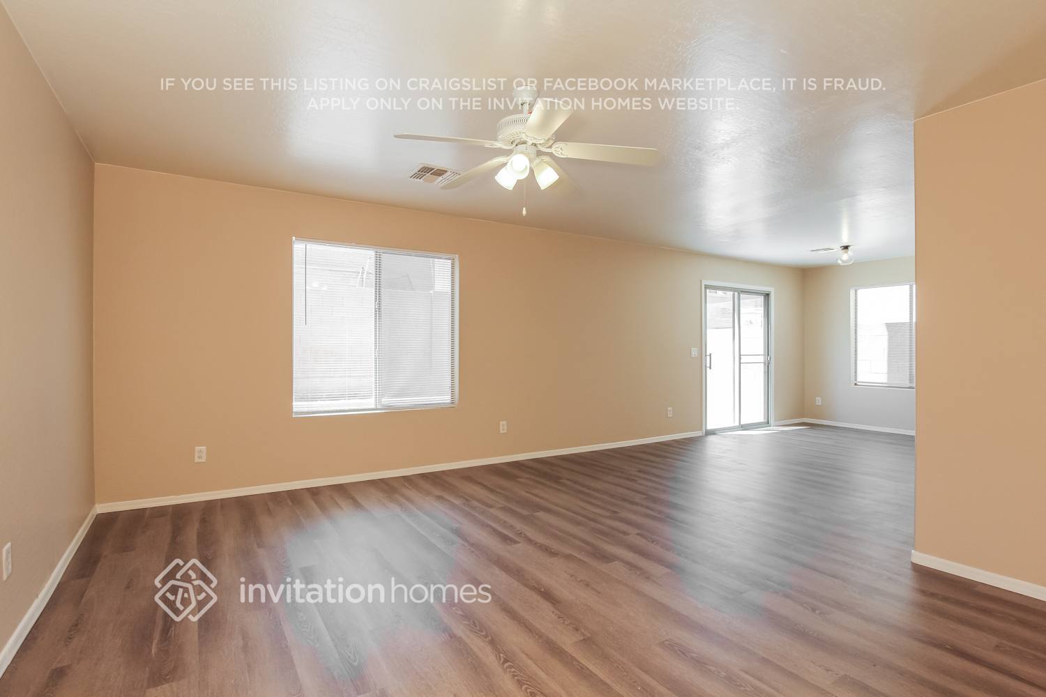 Building Photo - 12921 W Fleetwood Ln