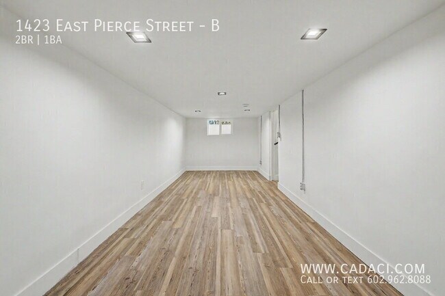 Building Photo - 1423 E Pierce St