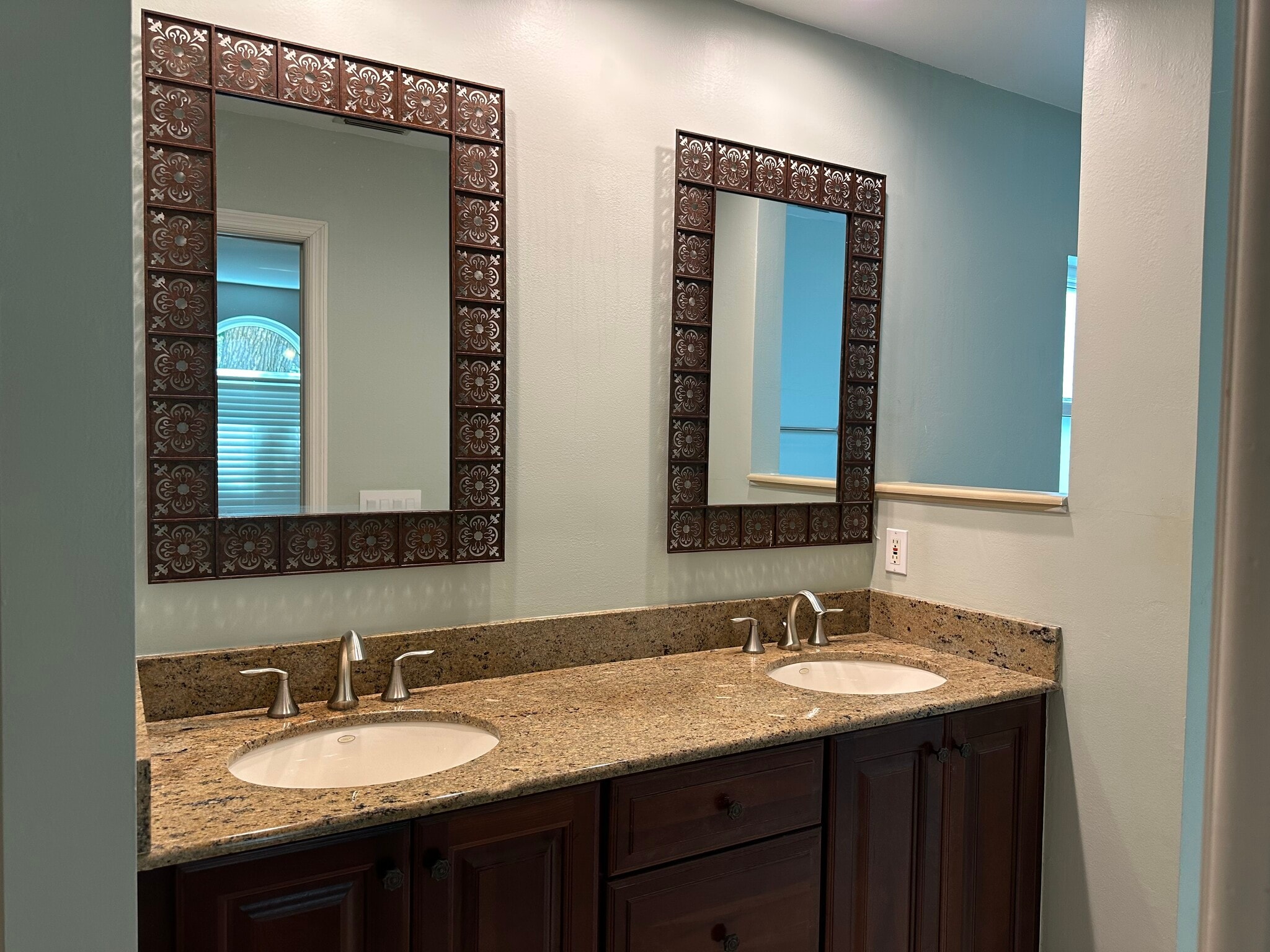 Owner’s Bathroom - 3403 W Granada St