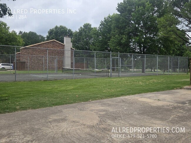 Building Photo - 2588 E Sweetbriar Dr