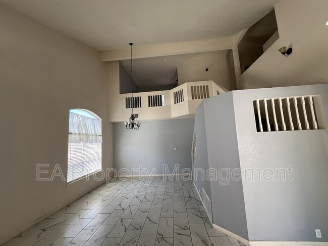 Building Photo - 4009 Pasaje Pl NW