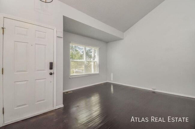 Building Photo - 3724 Adirondack Dr