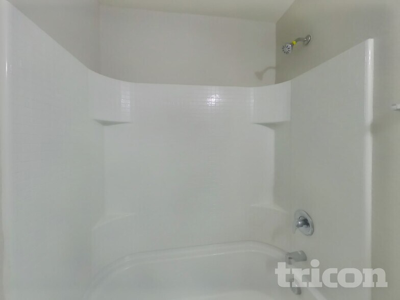 Building Photo - 1023 Spofford Dr