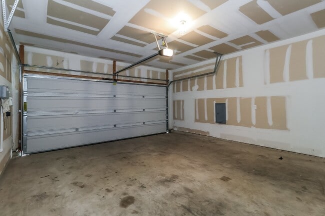 Building Photo - 9201 Sawyer Fay Ln