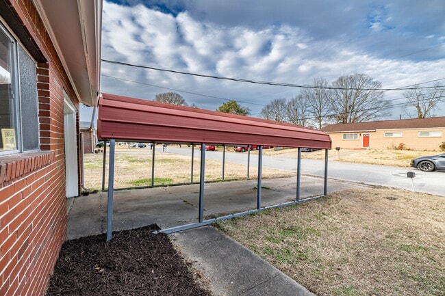 Building Photo - 3945 Starboard Rd