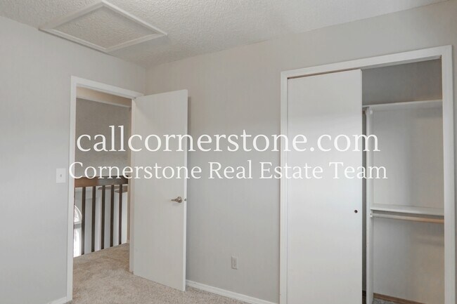 Building Photo - 6650 Chantilly Pl