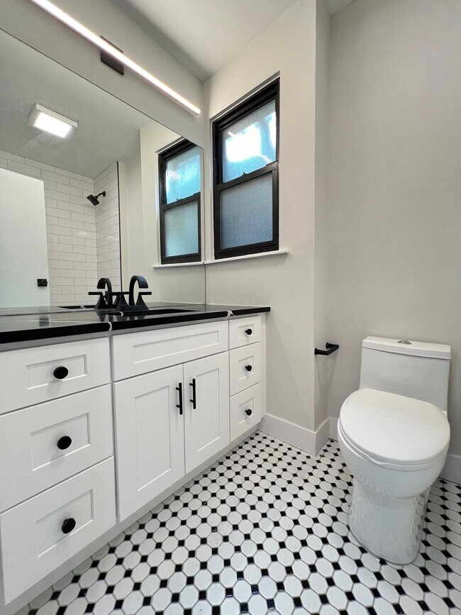 Building Photo - 48 Bright St