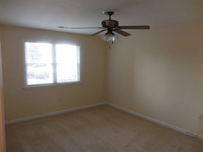 Building Photo - Concord Cove Apartments - 1122-11D