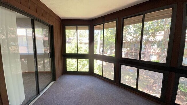 Building Photo - 2/2 condo in The Fairways condos