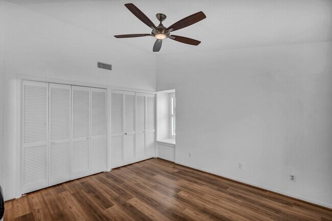 Building Photo - 100 Bay Point Dr