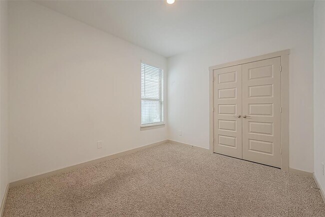 Building Photo - 29326 Red Rocks Pk Dr