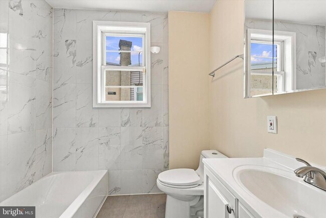 Building Photo - 227 Lindley Ave