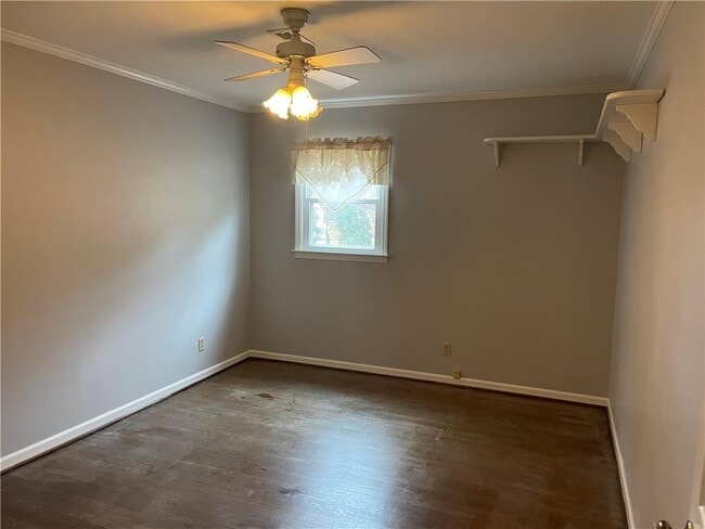 Building Photo - 119 Woodlawn Dr NE