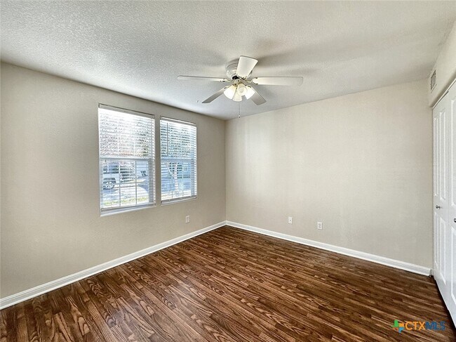 Building Photo - 148 Rush Haven